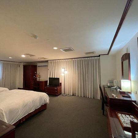 River Hotel Chiayi City Exteriör bild