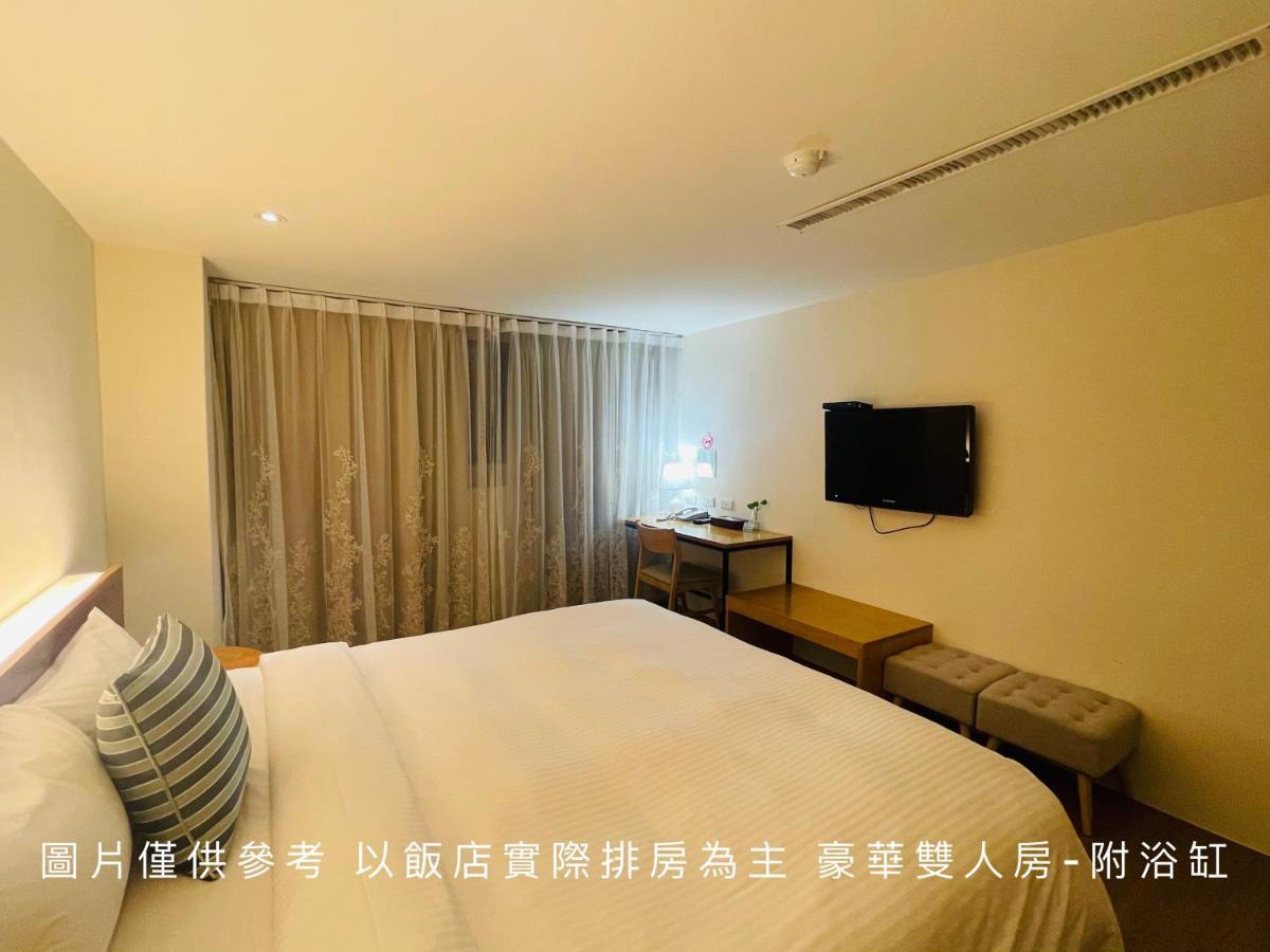River Hotel Chiayi City Exteriör bild