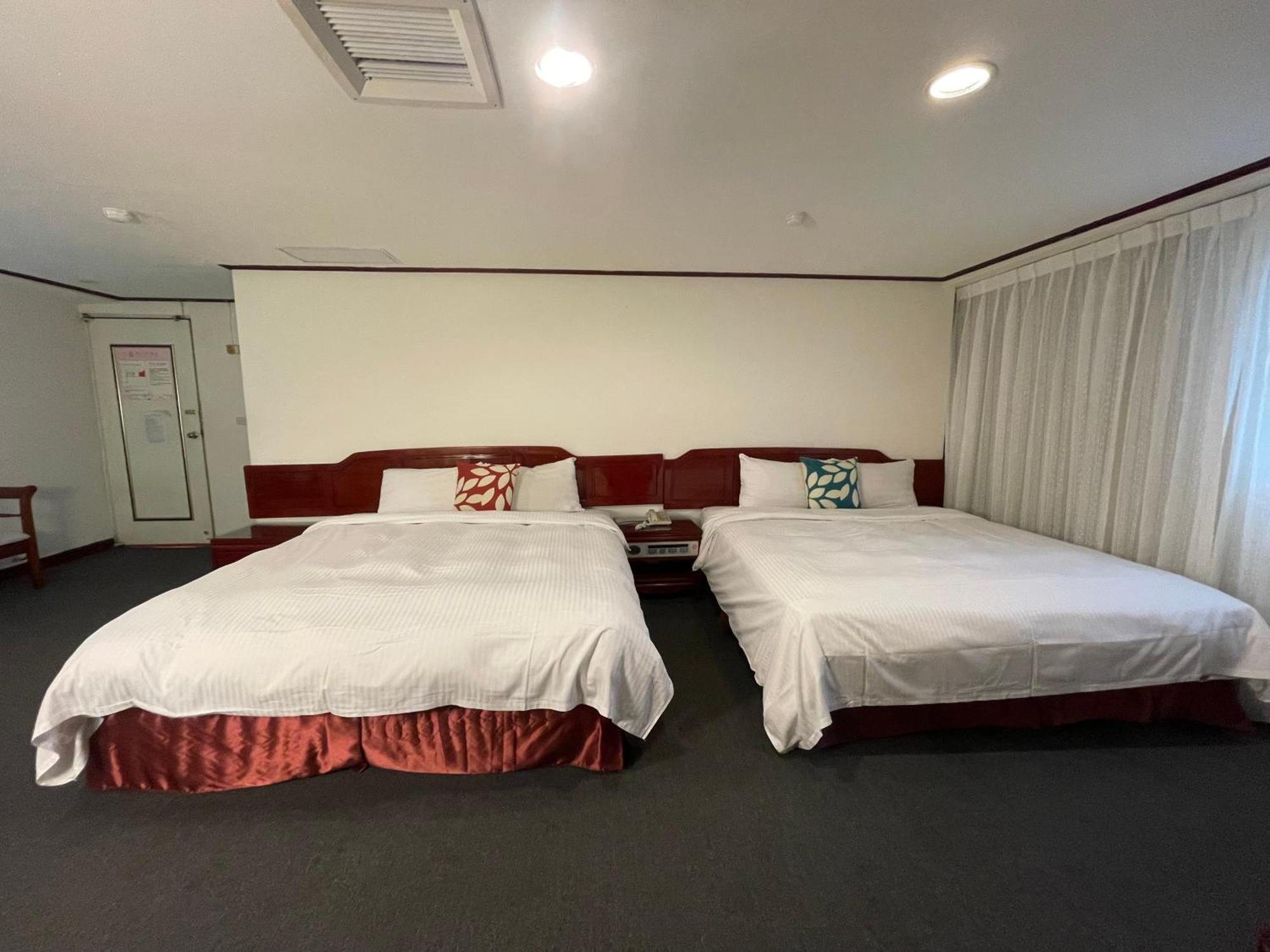 River Hotel Chiayi City Exteriör bild