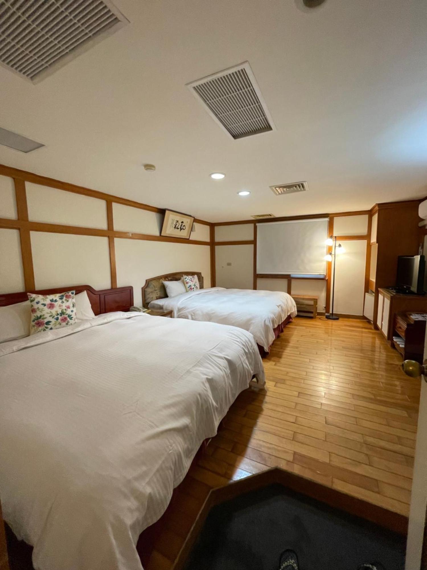River Hotel Chiayi City Exteriör bild